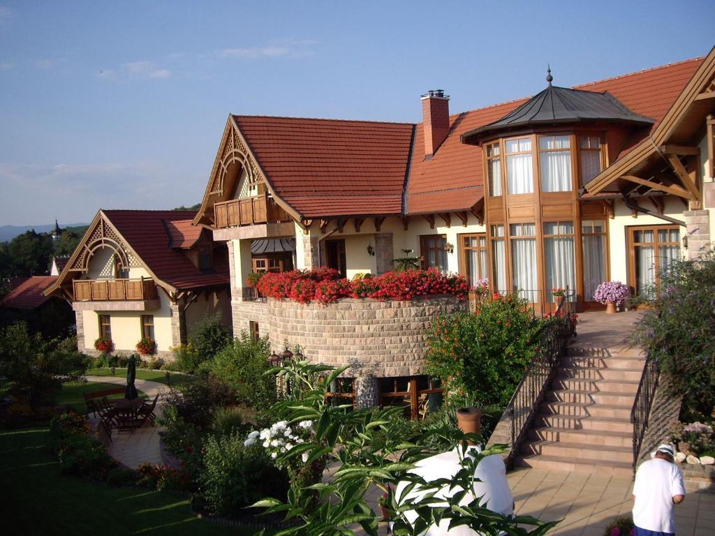 Palazzo Wellness Villa Eger Exterior foto